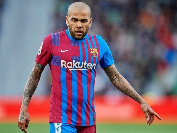 Hậu vệ Barca xuất sắc nhất: Dani Alves