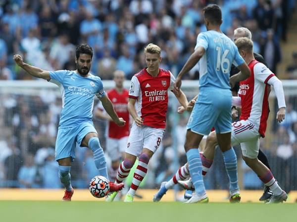 Những trận đối đầu nổi bật giữa Man City vs Arsenal