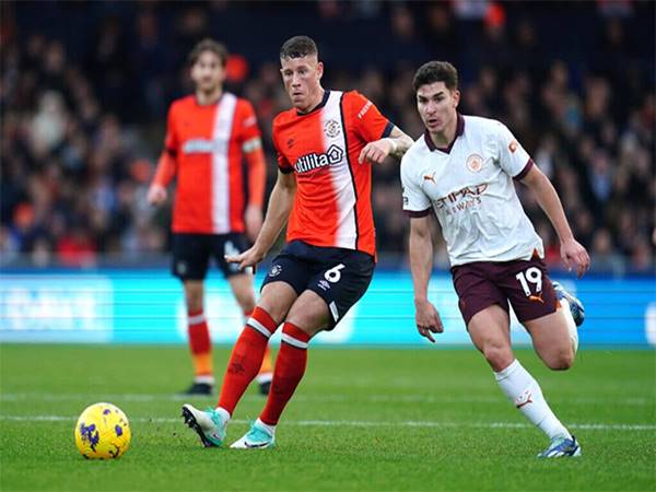 Man City giải quyết bài toán không Haaland