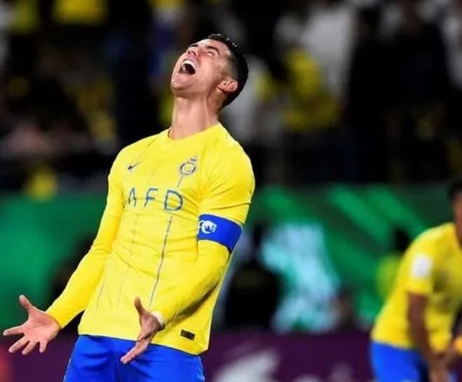 Al Nassr của Ronaldo nhận thêm tin buồn