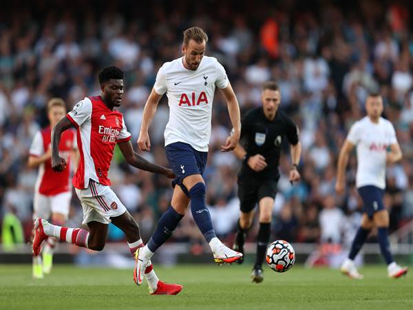 Trận đối đầu kịch tính giữa Tottenham vs Arsenal