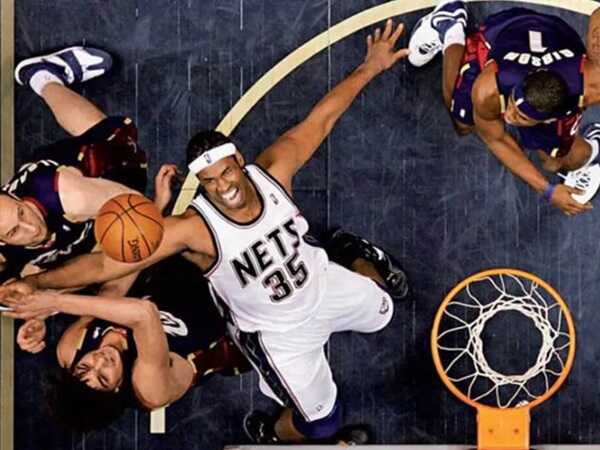 Thuật ngữ “rebound” dùng để chỉ hành động gì trong bóng rổ