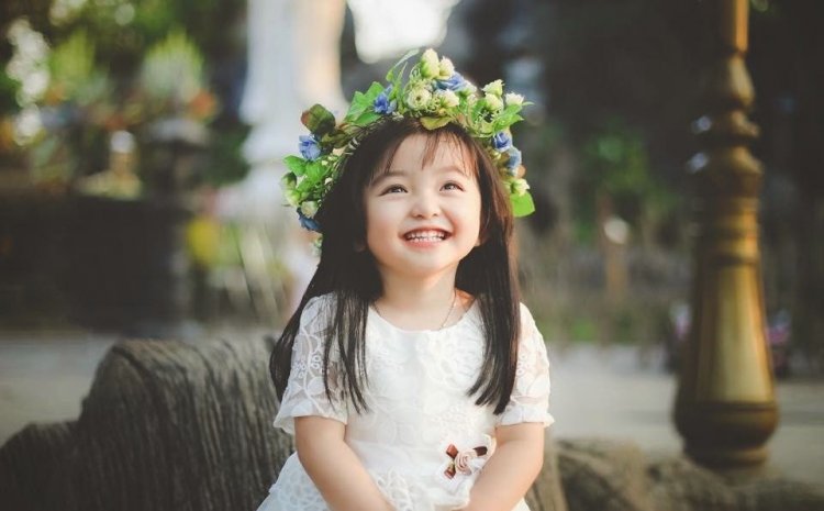 Nằm mê thấy chơi với bé gái